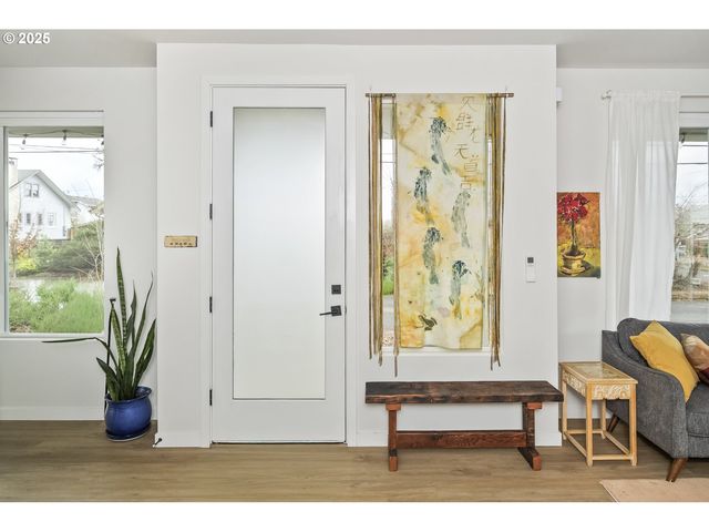 6276 Ne 6TH Ave, Portland, OR 97211