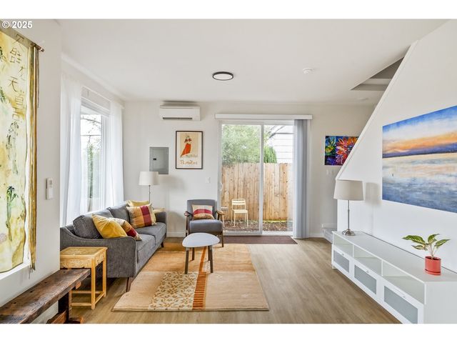 6276 Ne 6TH Ave, Portland, OR 97211