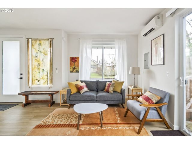 6276 Ne 6TH Ave, Portland, OR 97211