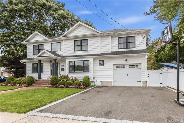 1214 Maple Avenue, South Hempstead, NY 11550