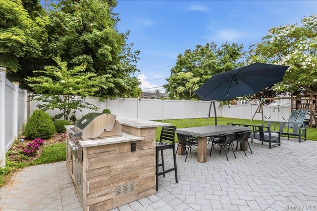 1214 Maple Avenue, South Hempstead, NY 11550