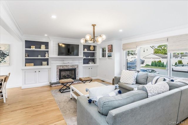 1214 Maple Avenue, South Hempstead, NY 11550