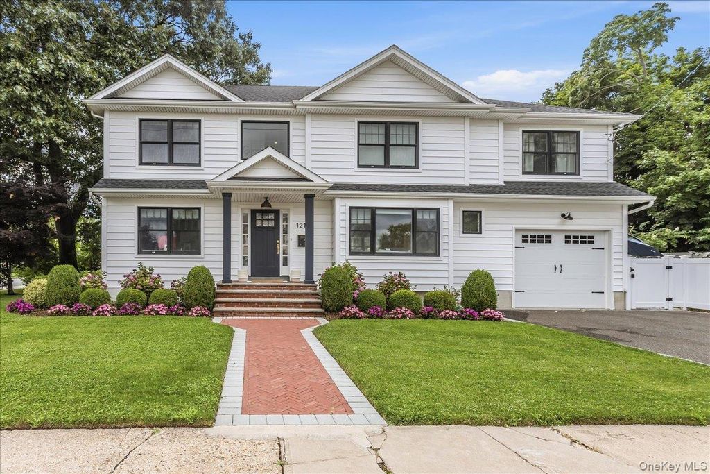 1214 Maple Avenue, South Hempstead, NY 11550