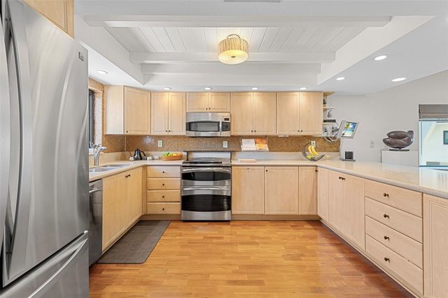 1223 Hillsboro Mile 6, Hillsboro Beach, FL 33062