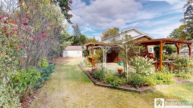 8 Southland Avenue, Busti, NY 14750