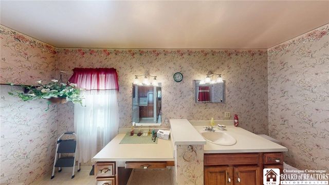 8 Southland Avenue, Busti, NY 14750