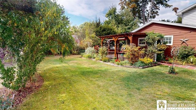 8 Southland Avenue, Busti, NY 14750