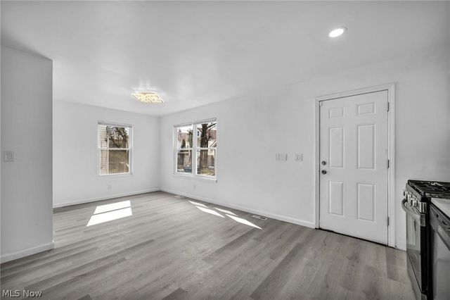 10870 Mount Overlook Avenue, Cleveland, OH 44104