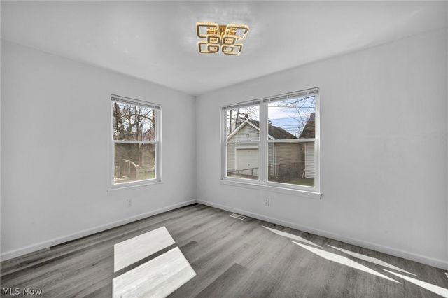 10870 Mount Overlook Avenue, Cleveland, OH 44104