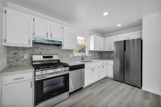 10870 Mount Overlook Avenue, Cleveland, OH 44104