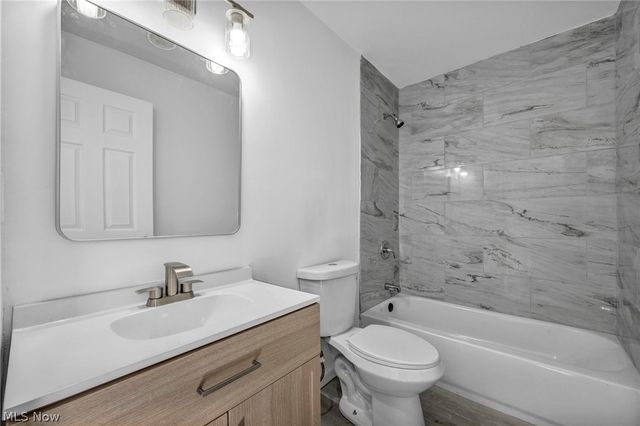 10870 Mount Overlook Avenue, Cleveland, OH 44104