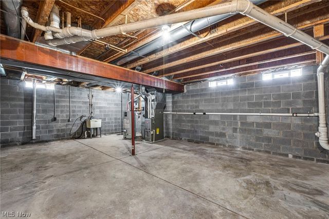 10870 Mount Overlook Avenue, Cleveland, OH 44104