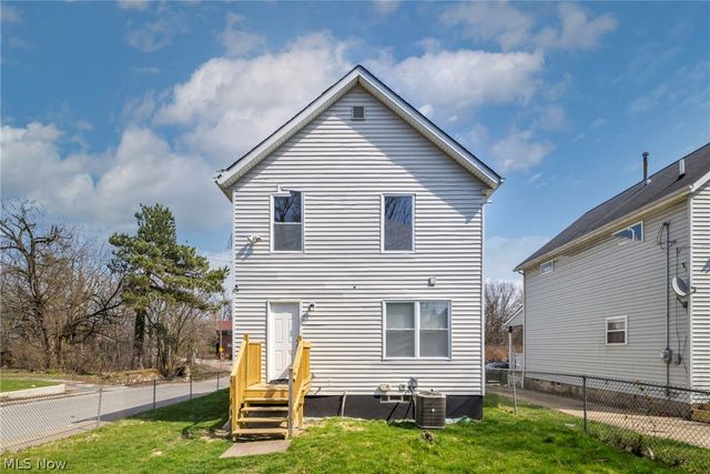 10870 Mount Overlook Avenue, Cleveland, OH 44104