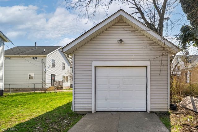 10870 Mount Overlook Avenue, Cleveland, OH 44104