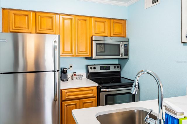 2506 N ROCKY POINT DRIVE 275, Tampa, FL 33607