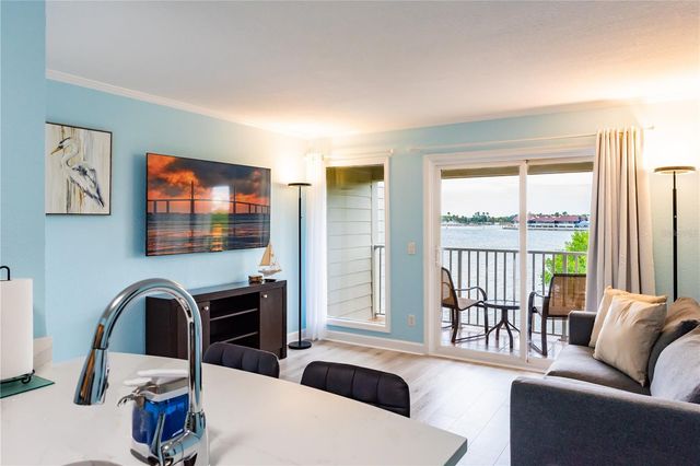 2506 N ROCKY POINT DRIVE 275, Tampa, FL 33607