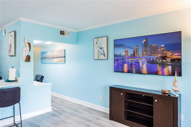 2506 N ROCKY POINT DRIVE 275, Tampa, FL 33607