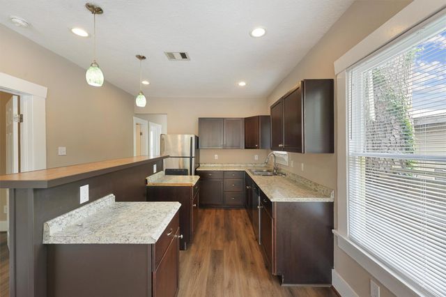 1107 Melbourne Street, Houston, TX 77022