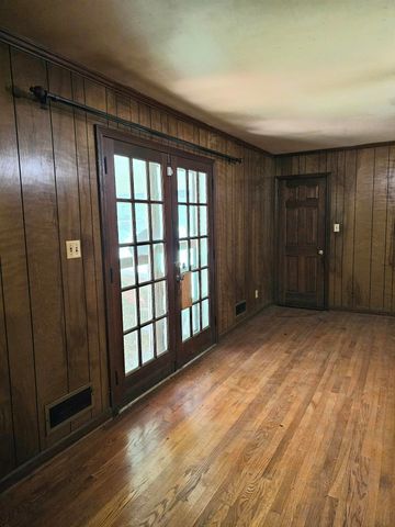 1018 Morningside LN, Martinsville, VA 24112