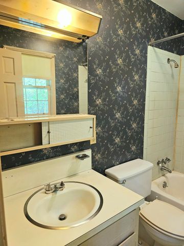 1018 Morningside LN, Martinsville, VA 24112