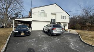 55 Parkway Avenue, Amityville, NY 11701