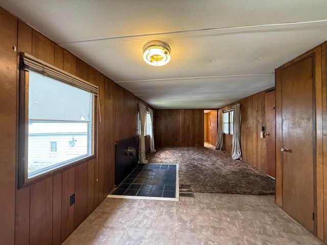 30 Moutain Avenue, St. Johnsbury, VT 05819