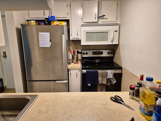 301 Lowell St 32, Somerville, MA 02145