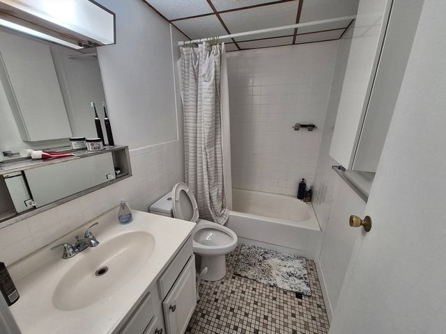 301 Lowell St 32, Somerville, MA 02145
