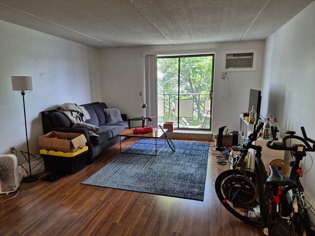 301 Lowell St 32, Somerville, MA 02145