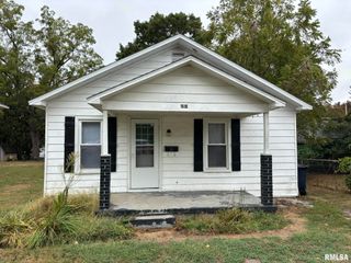 515 N MARION Street, Salem, IL 62881