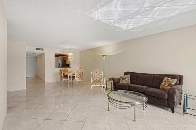 6112 Huntwick Terrace 106, Delray Beach, FL 33484