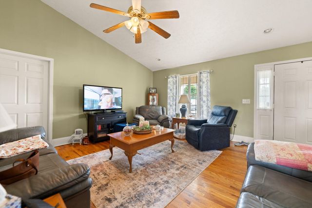 248 Harts Place Drive, Somerset, KY 42501