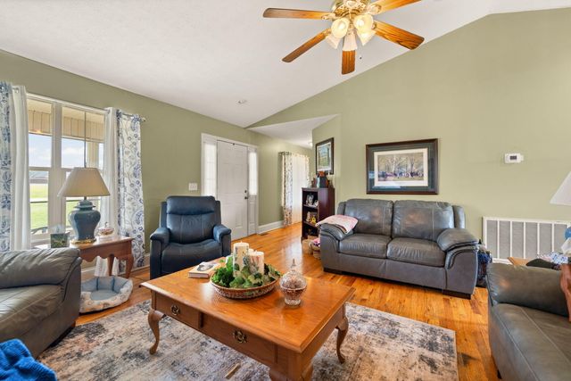 248 Harts Place Drive, Somerset, KY 42501