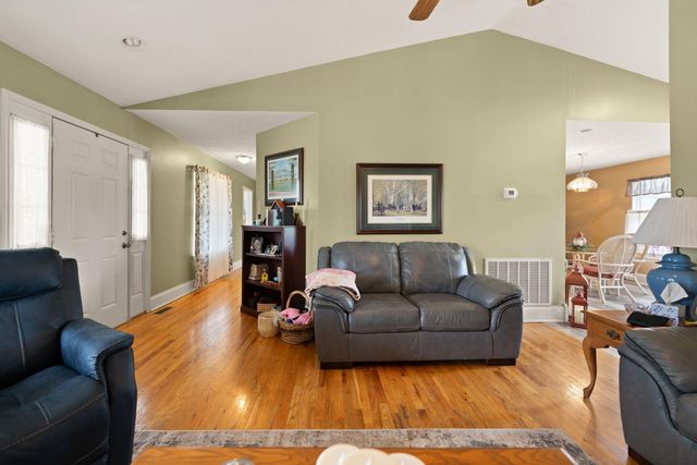 248 Harts Place Drive, Somerset, KY 42501