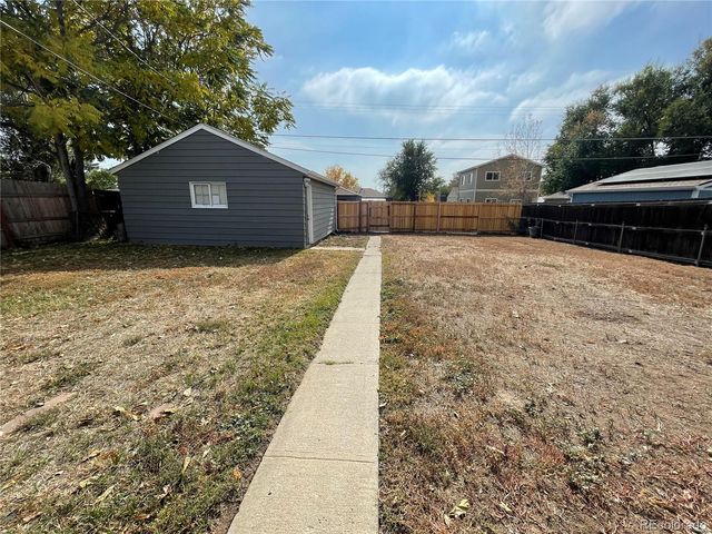 982 S Pecos Way, Denver, CO 80223