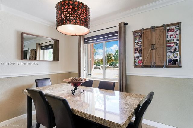 7921 NW 178th St, Hialeah, FL 33015