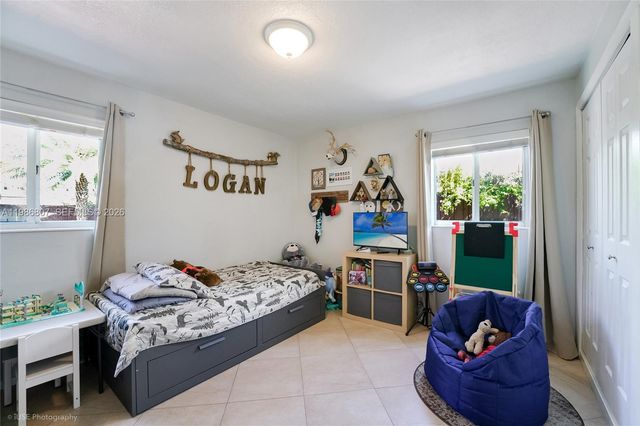 7921 NW 178th St, Hialeah, FL 33015