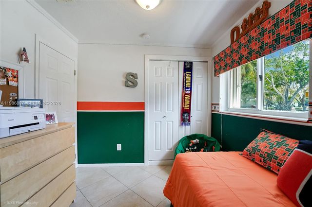 7921 NW 178th St, Hialeah, FL 33015