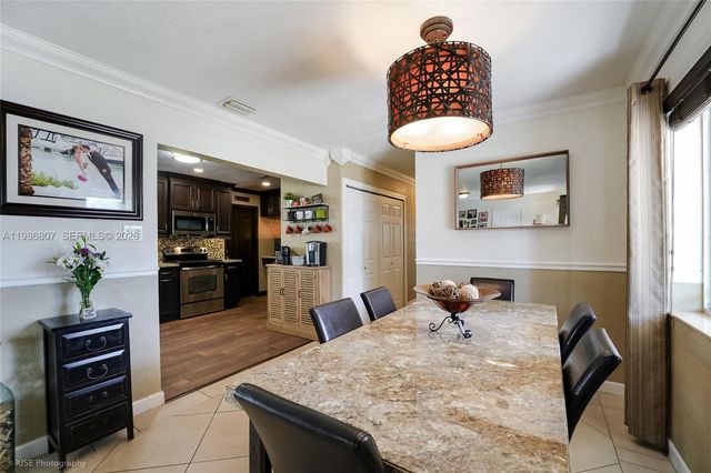 7921 NW 178th St, Hialeah, FL 33015