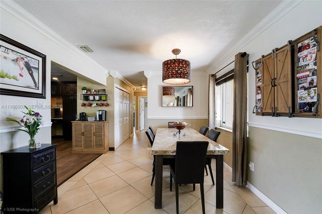 7921 NW 178th St, Hialeah, FL 33015