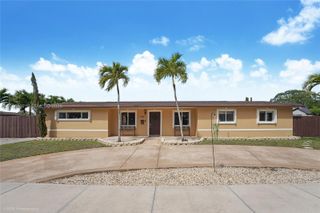 7921 NW 178th St, Hialeah, FL 33015