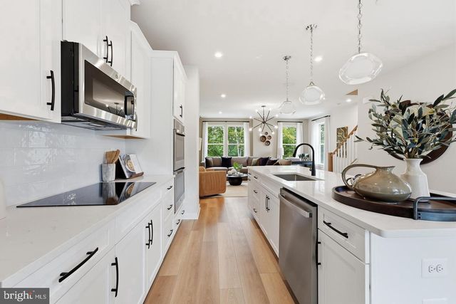 14186 SLATE ST, Woodbridge, VA 22193