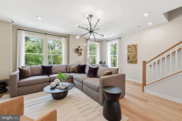 14186 SLATE ST, Woodbridge, VA 22193