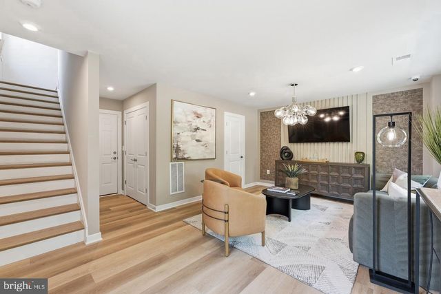 14186 SLATE ST, Woodbridge, VA 22193