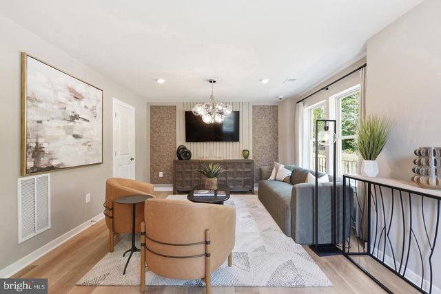 14186 SLATE ST, Woodbridge, VA 22193