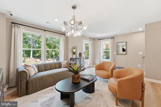 14186 SLATE ST, Woodbridge, VA 22193