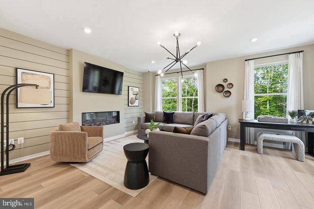 14186 SLATE ST, Woodbridge, VA 22193