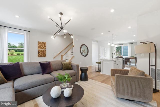 14186 SLATE ST, Woodbridge, VA 22193
