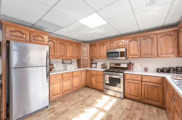 715 Pine Ridge Rd, Lexington, TN 38351