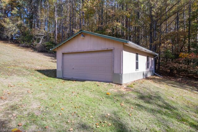 715 Pine Ridge Rd, Lexington, TN 38351